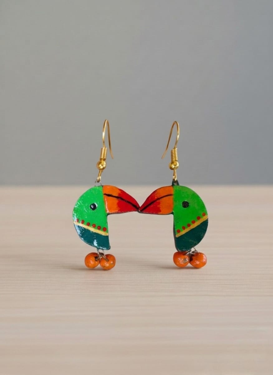 Terracotta Parrot Paradise 🦜